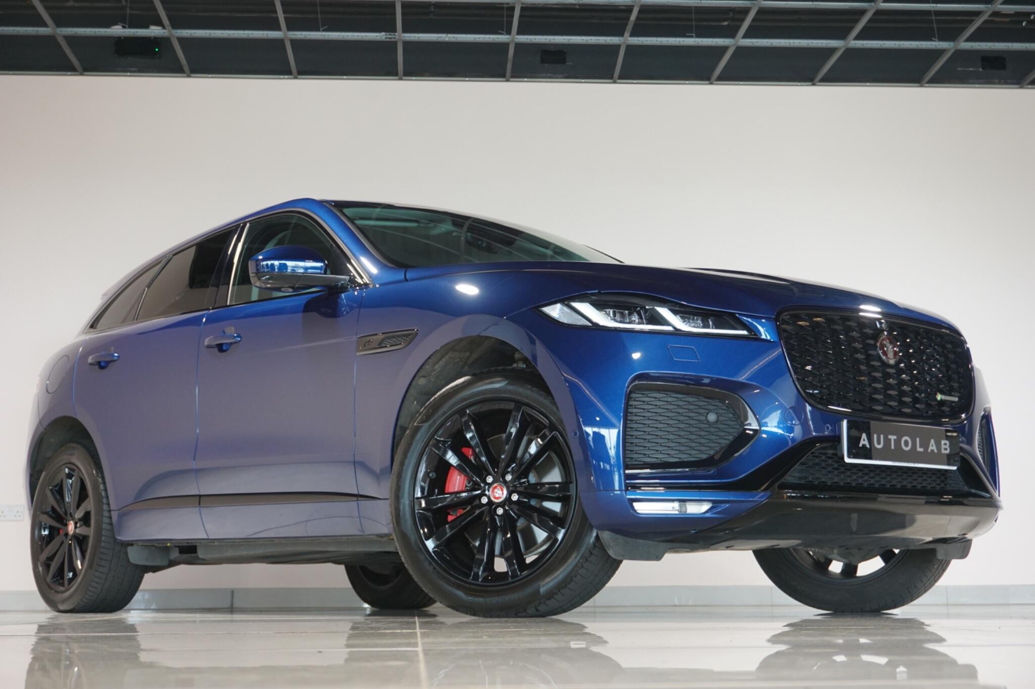 Jaguar F-PACE 3.0 D300 MHEV R-Dynamic SE SUV 5dr Diesel Auto AWD Euro 6 (s/s) (300 ps)